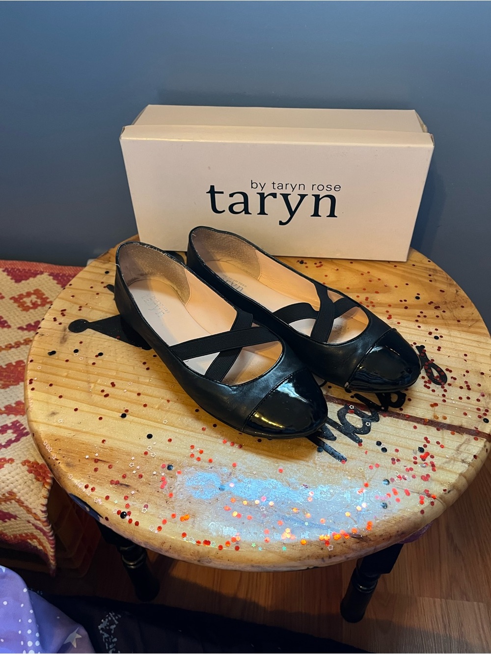 Sz 8.5 Taryn Rose  Ballerina Flats